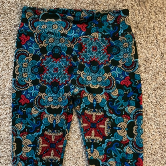 Barely worn super soft Lularoe leggings 💙 - Picture 2 of 2
